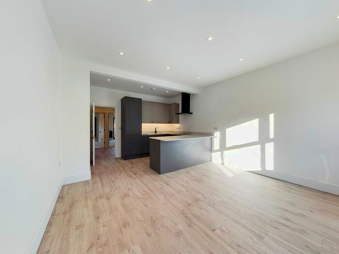 2 Bedroom Flat To Rent In Walsworth Road, Hitchin, SG4