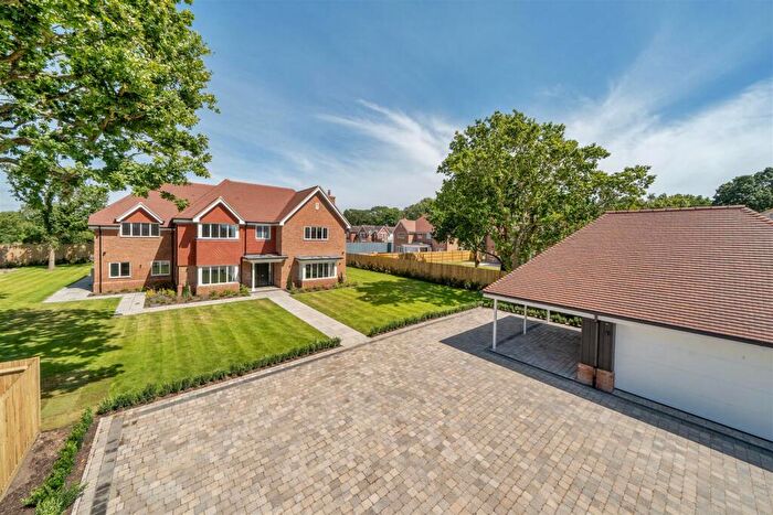 5 Bedroom Detached House For Sale In Brook Avenue, Warsash, SO31