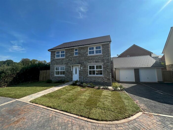 4 Bedroom Detached House To Rent In Enterprise Avenue, Tiverton, EX16