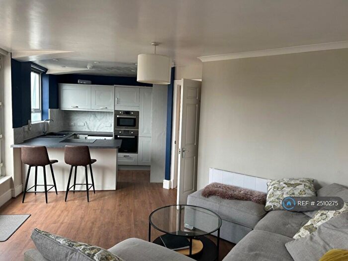 2 Bedroom Flat To Rent In Spillers & Bakers, Cardiff, CF10