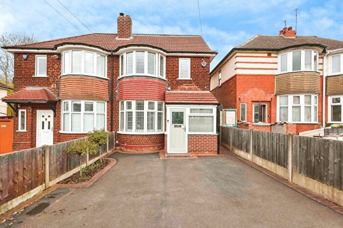 3 Bedroom Semi Detached House For Sale In Corisande Road, Birmingham, West Midlands, B29