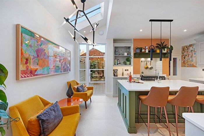 5 Bedroom End Of Terrace House For Sale In The Downs, Altrincham, WA14