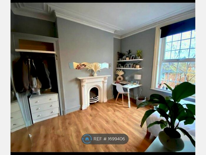 9 Bedroom Semi-Detached House To Rent In Victoria Road, Manchester, M14