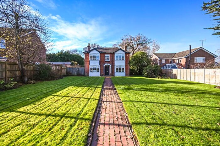 4 Bedroom Detached House For Sale In Waltham Chase, SO32