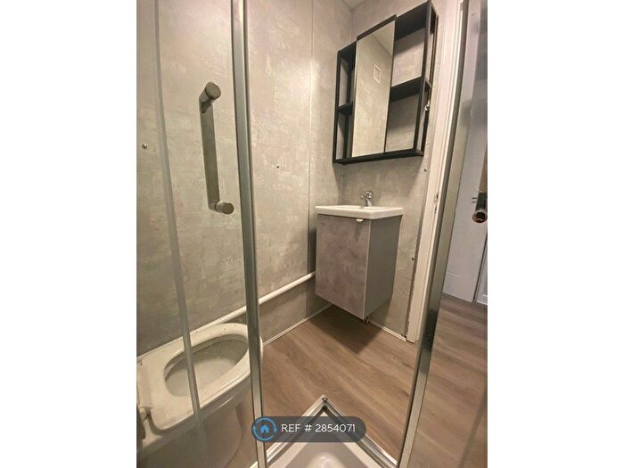 1 Bedroom Flat To Rent In Reynolds Close, London, SW19