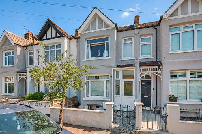 3 Bedroom Terraced House For Sale In Eswyn Road, Tooting, SW17
