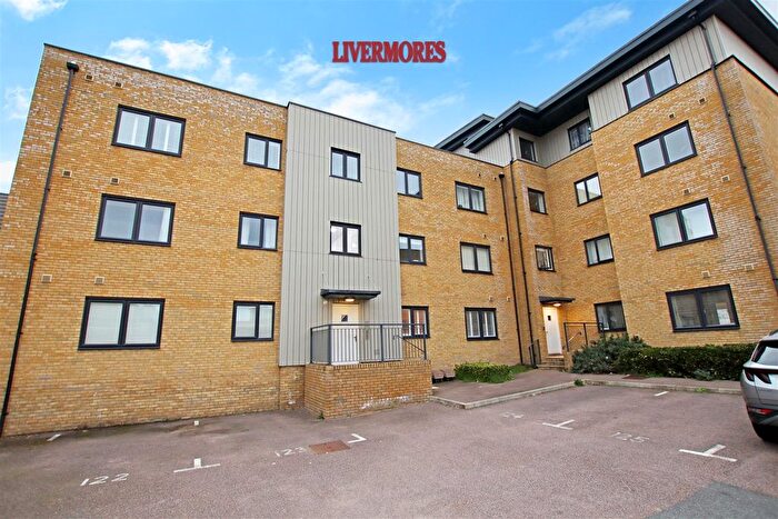 2 Bedroom Flat To Rent In Allium Rise, Dartford, DA1