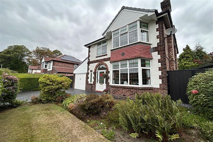 3 Bedroom Detached House For Sale In Maple Road, Manchester, M23