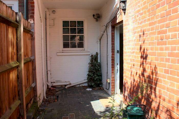 1 Bedroom Flat To Rent In Churchgate Street, Old Harlow, CM17