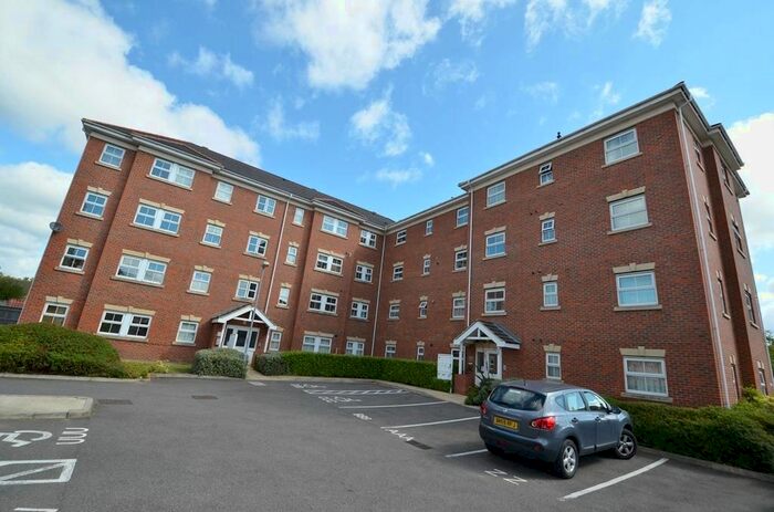 2 Bedroom Flat To Rent In Crispin Way, Hillingdon, UB8