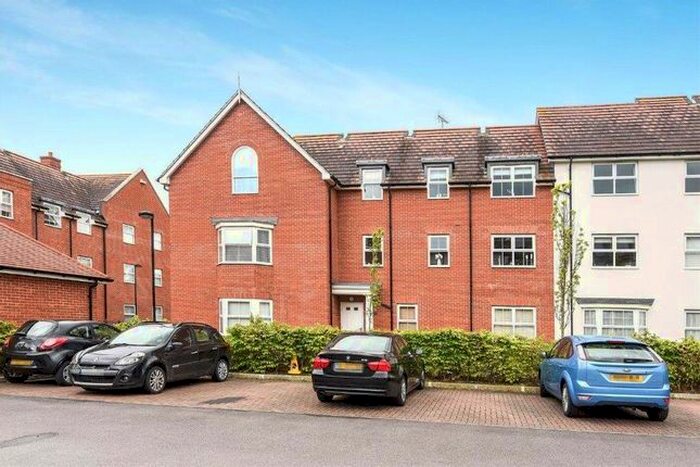 2 Bedroom Flat To Rent In Whitton House, Ashville Way, Wokingham, Berkshire, RG41