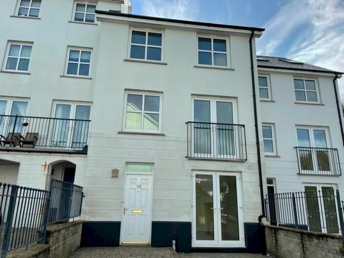 4 Bedroom Terraced House To Rent In Kensington Gardens, Haverfordwest, SA61
