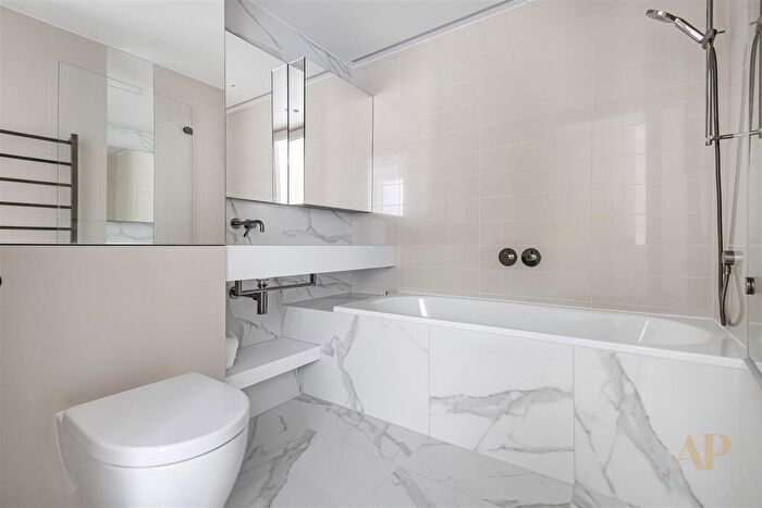 1 Bedroom Property To Rent In Cascade Way, London, W12