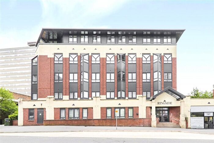 2 Bedroom Apartment For Sale In High Street, Bracknell, Berkshire, RG12