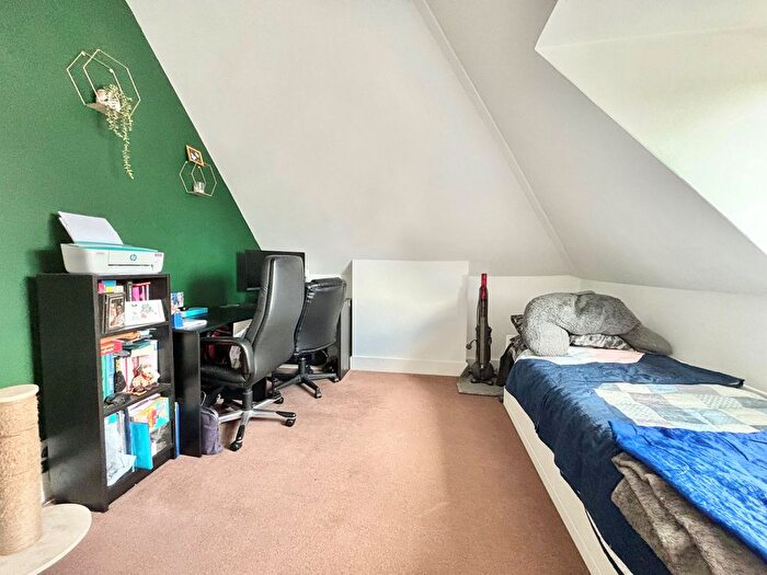 2 Bedroom Flat For Sale In Chepbourne Road, Bexhill-On-Sea, TN40