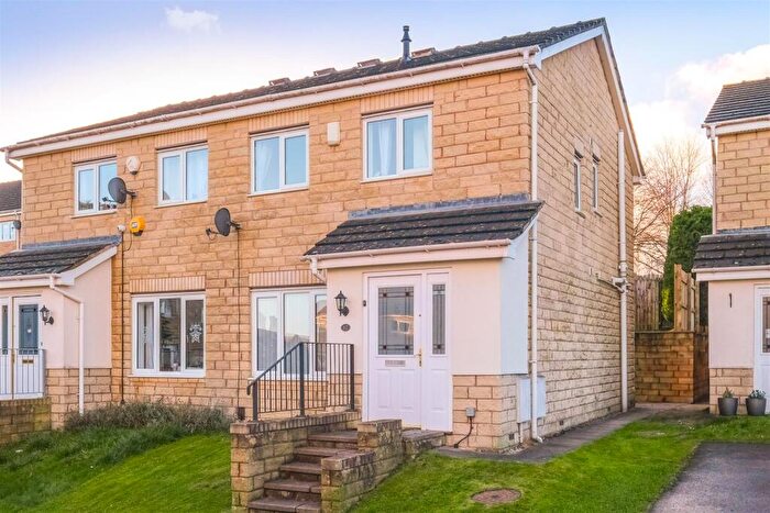 3 Bedroom Semi Detached House For Sale In College Avenue, Lindley, Huddersfield, HD3