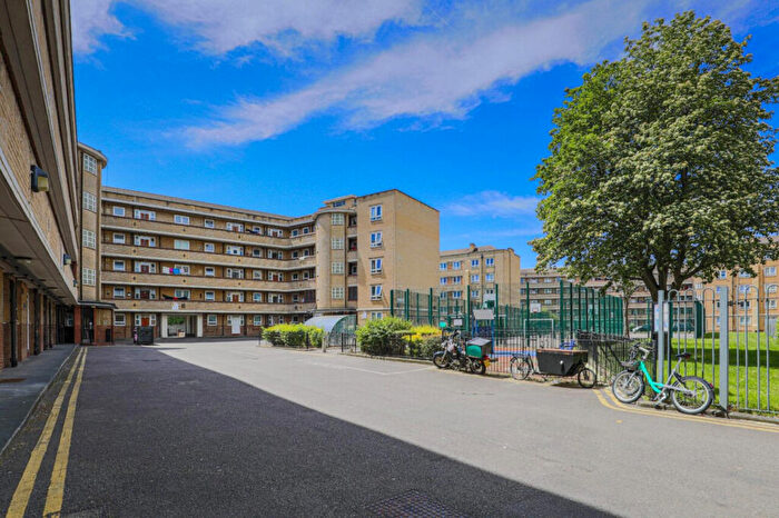 4 Bedroom Apartment To Rent In Collingwood House, Darling Row, London, E1