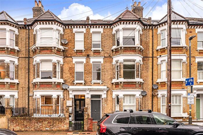 2 Bedroom Apartment To Rent In Warriner Gardens, Battersea, London, SW11