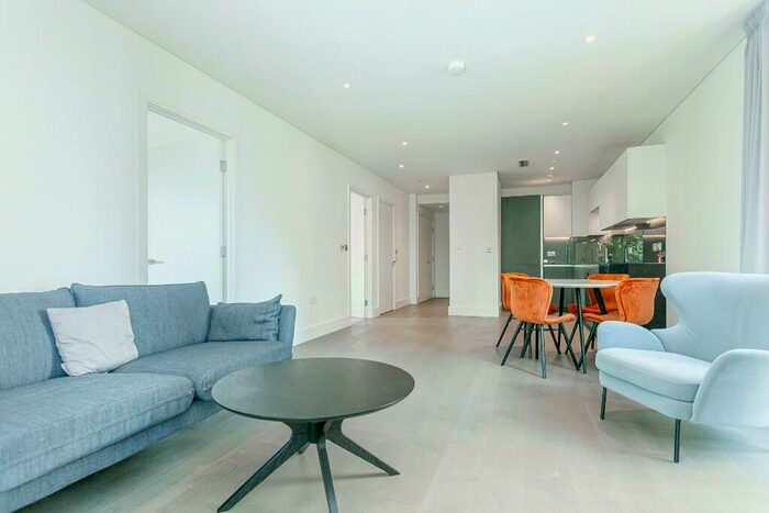 2 Bedroom Apartment To Rent In Gartons Way, London, SW11