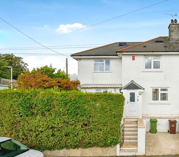 3 Bedroom Semi-Detached House For Sale In Harwood Avenue, Tamerton Foliot, Plymouth, PL5