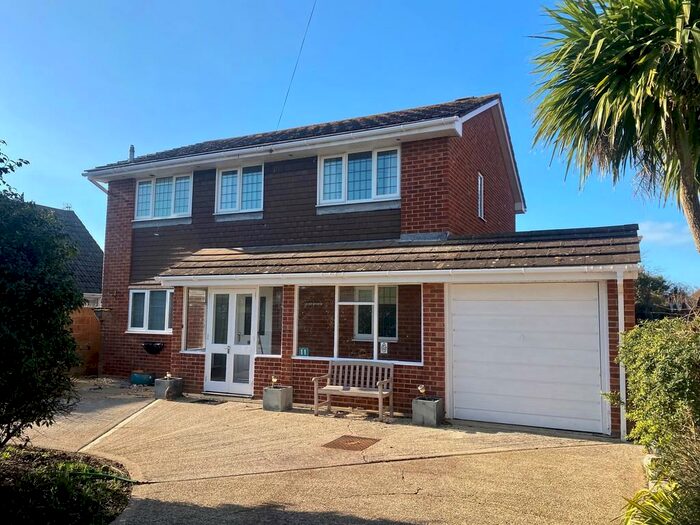 3 Bedroom Detached House To Rent In Russell Road, Lee On The Solent, PO13