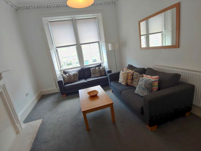 3 Bedroom Flat To Rent In Montague Street, Newington, Edinburgh, EH8