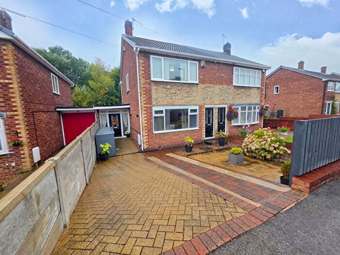 3 Bedroom Semi-Detached House For Sale In St. Pauls Parade, Ardsley, Barnsley, S71