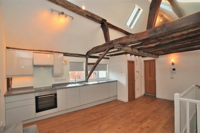 2 Bedroom Flat To Rent In Churchyard, Hitchin, SG5