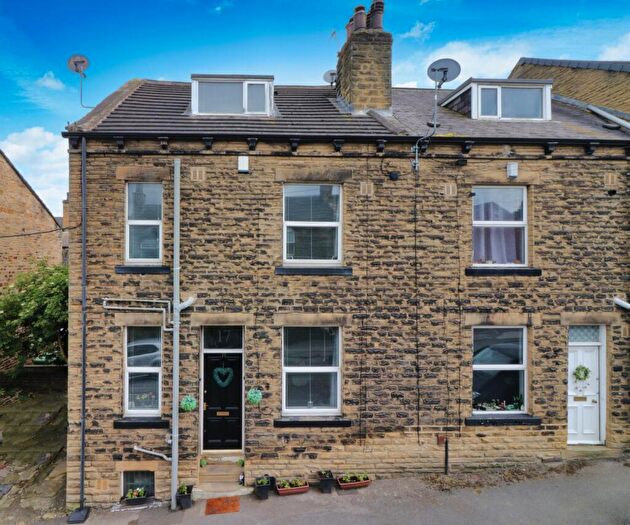 2 Bedroom End Of Terrace House To Rent In Kirkham Street, Leeds, West Yorkshire, LS13
