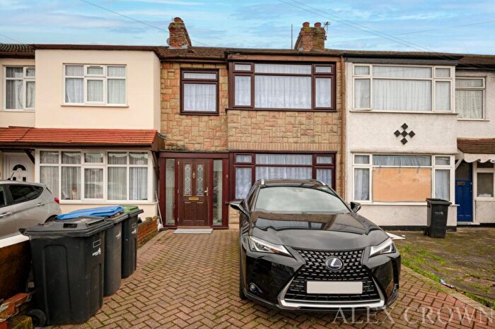 4 Bedroom Terraced House To Rent In Garfield Road, Ponders End, EN3