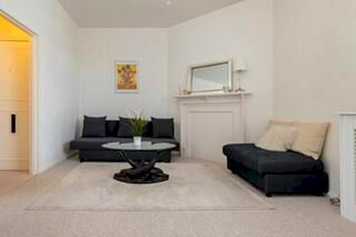 1 Bedroom Flat To Rent In Old Church Street, London, SW3