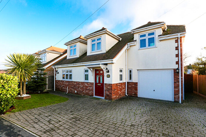 4 Bedroom Detached House For Sale In Greensward Lane, Hockley, SS5