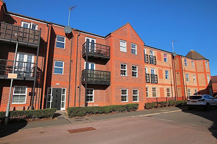 2 Bedroom Flat For Sale In Newport Pagnell Road, Wootton, NN4