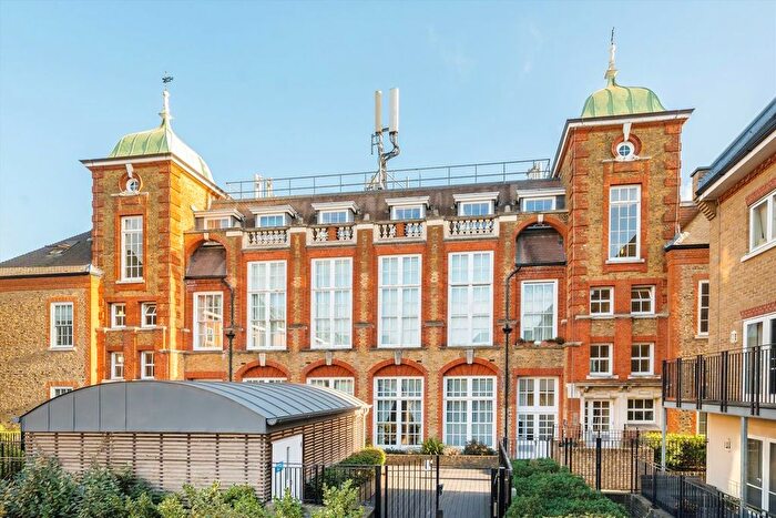 1 Bedroom Flat For Sale In Garratt Lane, Earlsfield, SW18