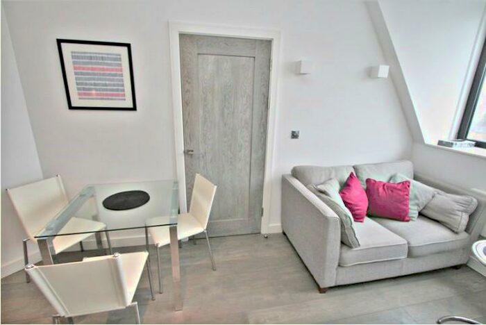 1 Bedroom Apartment To Rent In Verona Apartments, Slough, SL1