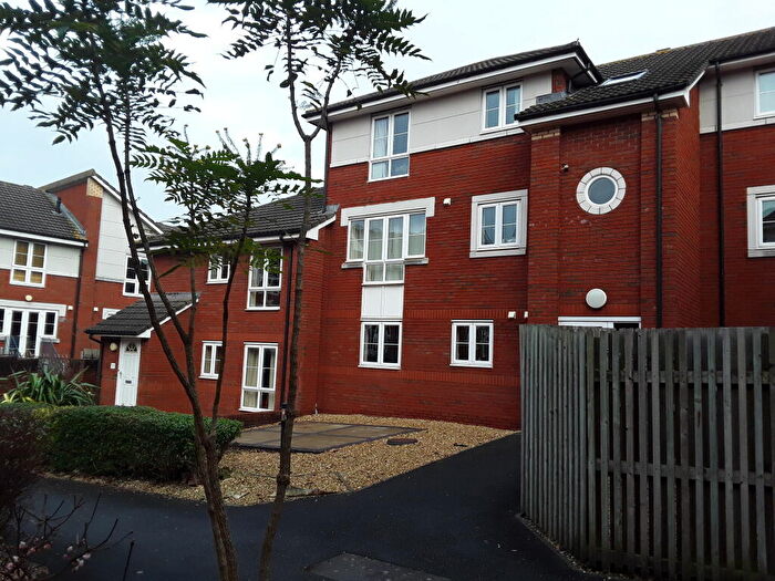 2 Bedroom Apartment To Rent In Acland Road, Exeter, EX4
