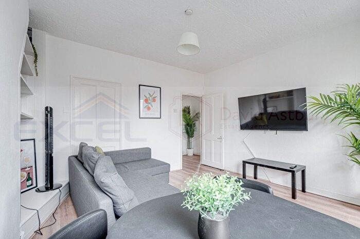 2 Bedroom Flat To Rent In Sutherland Avenue, Maide Vale, London, W9