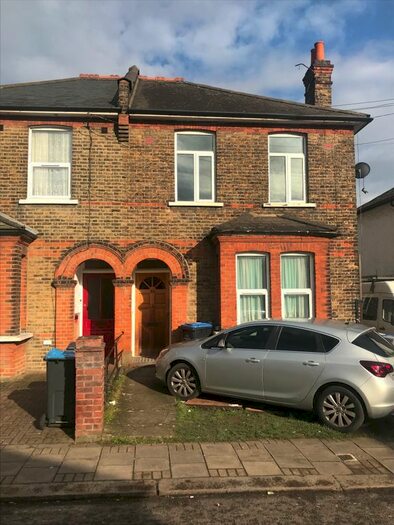 3 Bedroom Maisonette To Rent In Llanover Road, Wembley / North Wembley, HA9