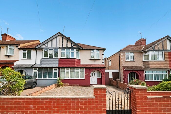 3 Bedroom End Terrace House For Sale In The Fairway, Northolt, UB5