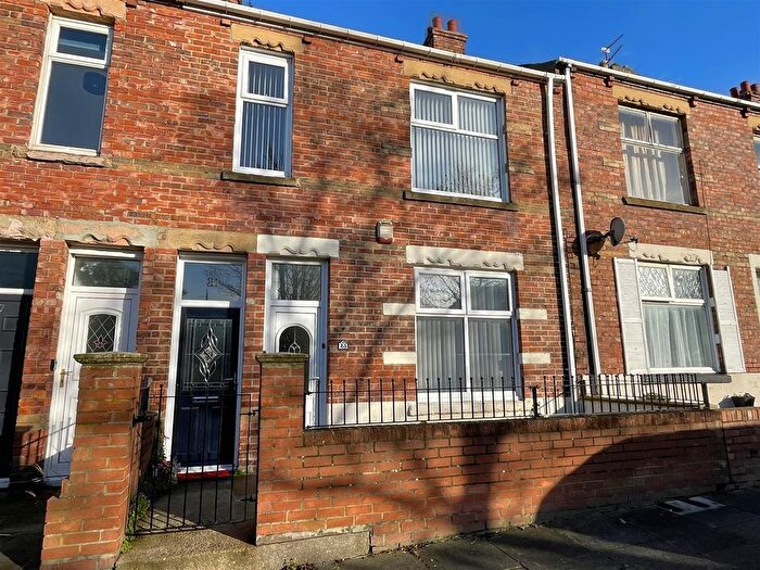 2 Bedroom Flat For Sale In Tadema Road, South Shields, NE33