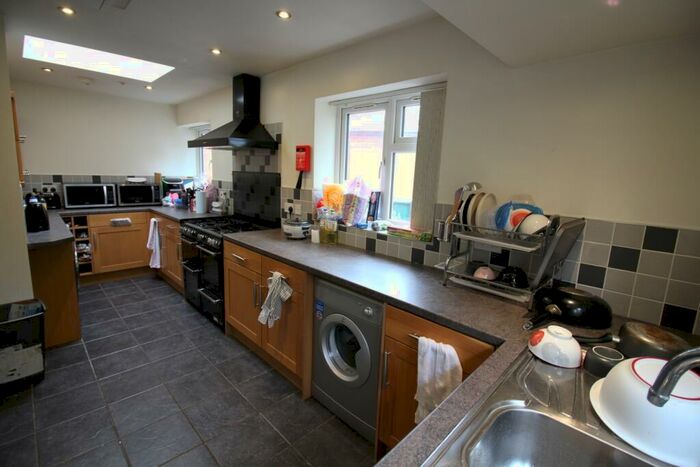 6 Bedroom Semi-Detached House To Rent In Old Mill Avenue, Canley, Coventry, CV4