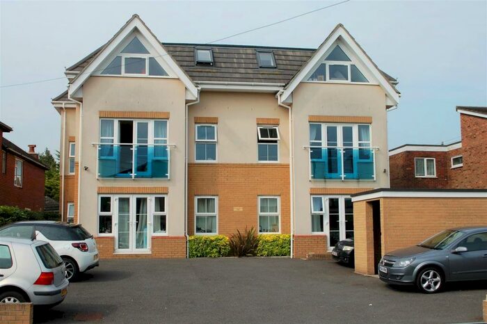 2 Bedroom Flat To Rent In Millbrook Road East, Southampton, SO15