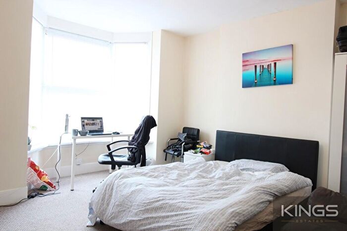 6 Bedroom Semi-Detached House To Rent In Broadlands Road, SO17