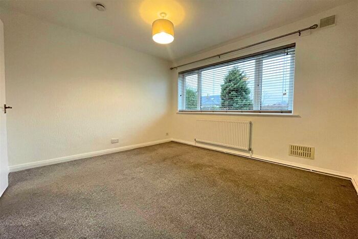 2 Bedroom Apartment For Sale In Windsor Court, Ashton Lane, Sale, M33