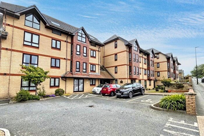 2 Bedroom Flat For Sale In Rostrevor Court, Sandown Road, Sandown, PO36