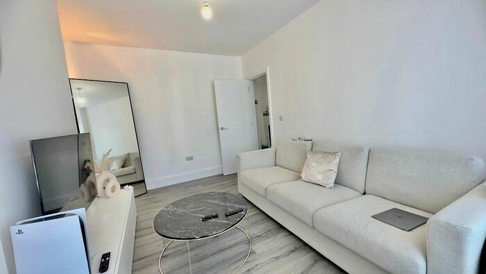 1 Bedroom Flat To Rent In Frognal Avenue, Harrow-On-The-Hill, Harrow, HA1