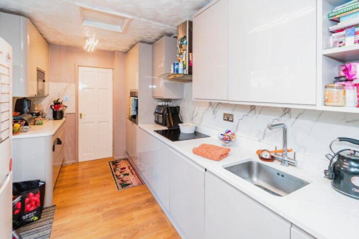 3 Bedroom Terraced House For Sale In Evenlode Road, Southampton, Hampshire, SO16