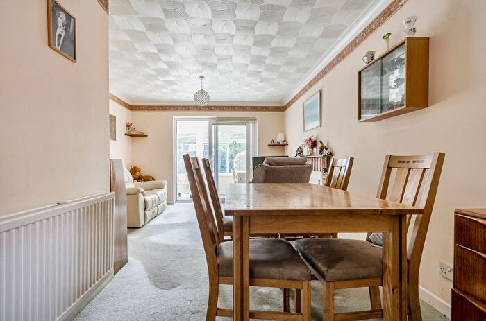 2 Bedroom Detached Bungalow For Sale In Roselands Drive, Paignton, Devon, TQ4