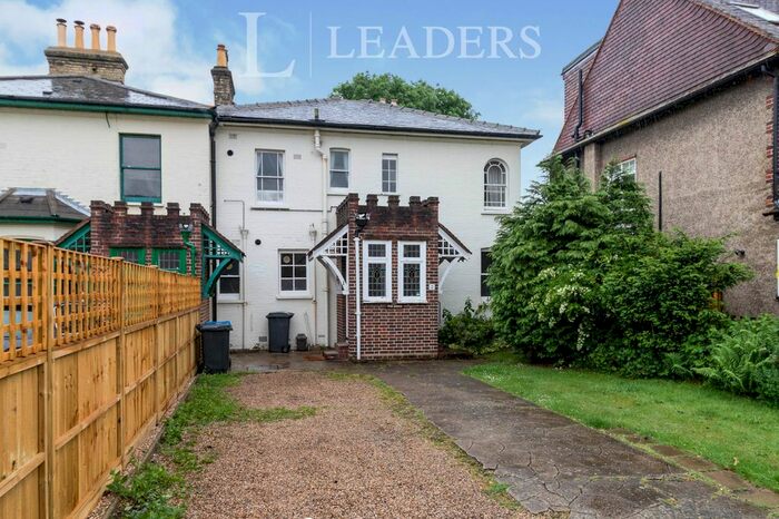 2 Bedroom Flat To Rent In The Lodge, Elm Road, New Malden, KT3