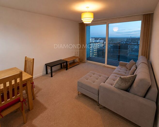 2 Bedroom Flat To Rent In Prince Regent Road, Hounslow, TW3